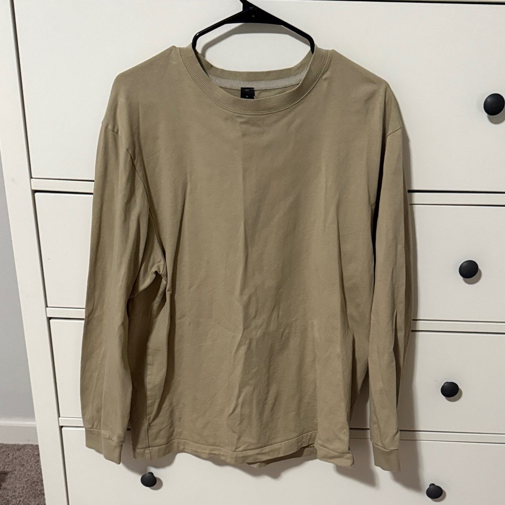Men’s Medium Lululemon Longsleeve